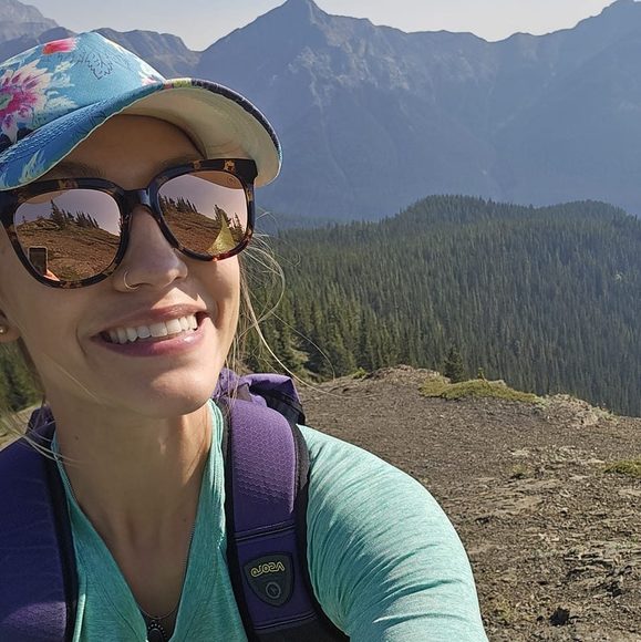 Meet your Posher, Kayla - Picture 1 of 1